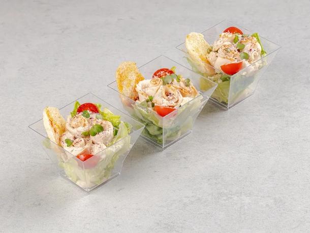 Мини салат «Цезарь» с куриным филе