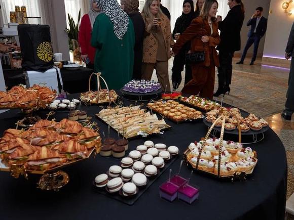 Аппетитный фуршетный сет с горячими закусками на 10-12 персон в Махачкале